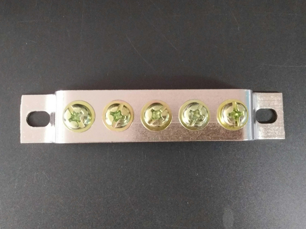 接地端子